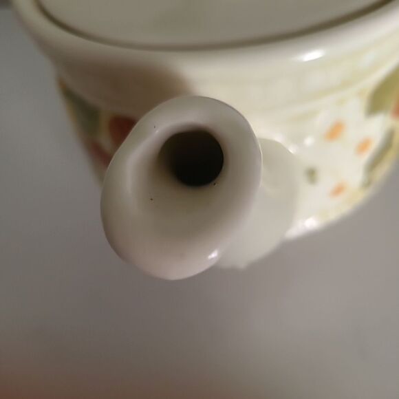 Metlox Teapot  - Picture 4 of 9